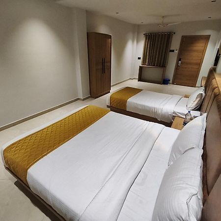 Hotel Beverly Plaza Kozhikode Exteriör bild