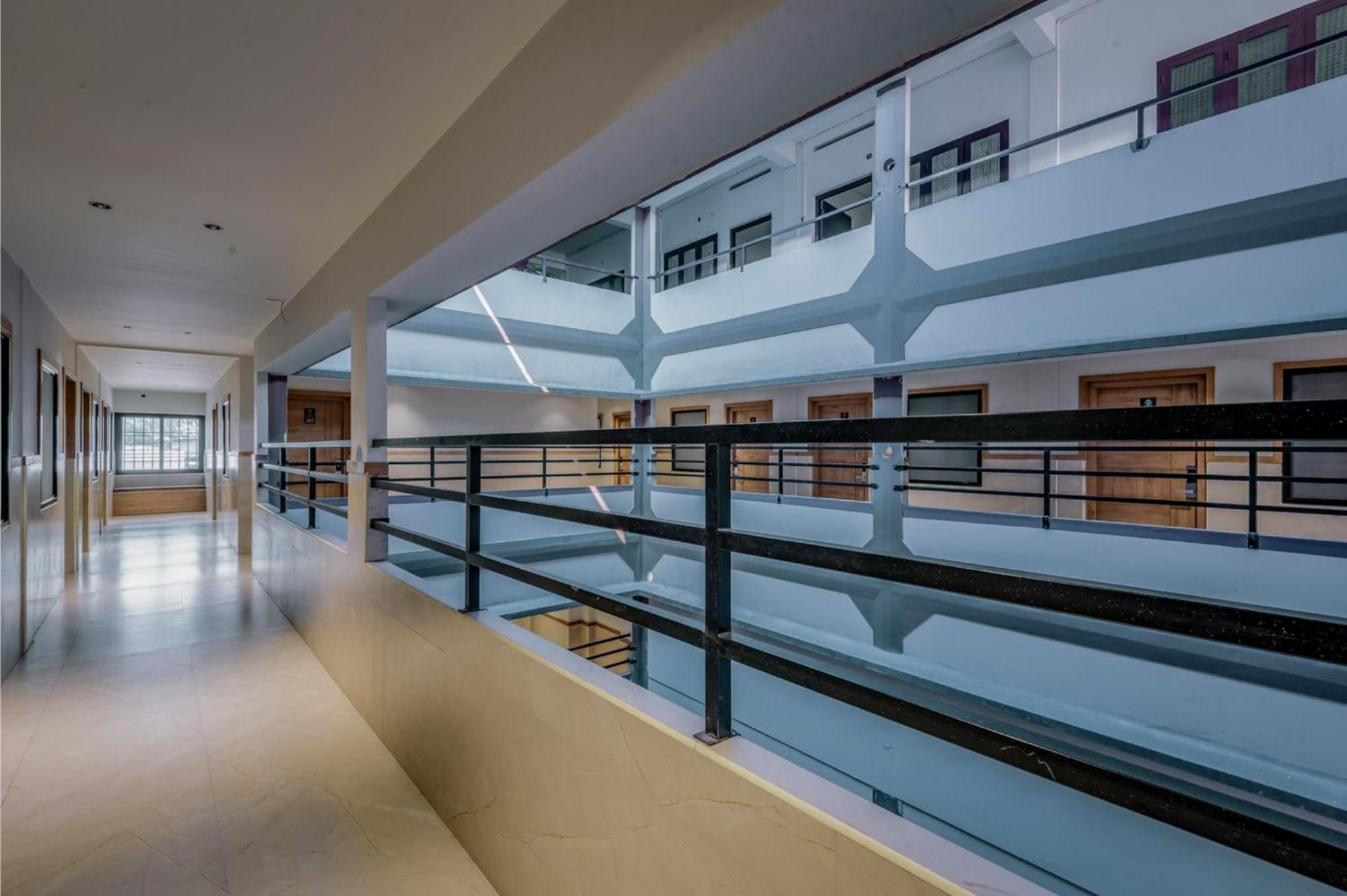 Hotel Beverly Plaza Kozhikode Exteriör bild