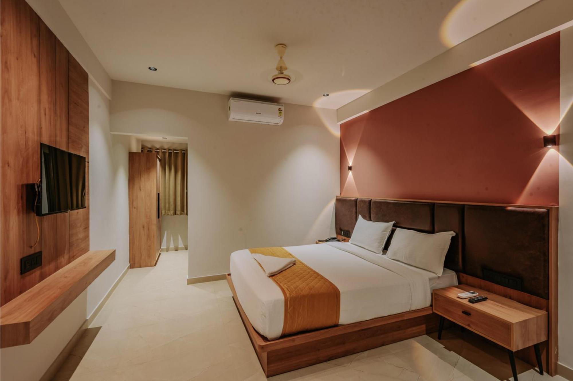 Hotel Beverly Plaza Kozhikode Exteriör bild