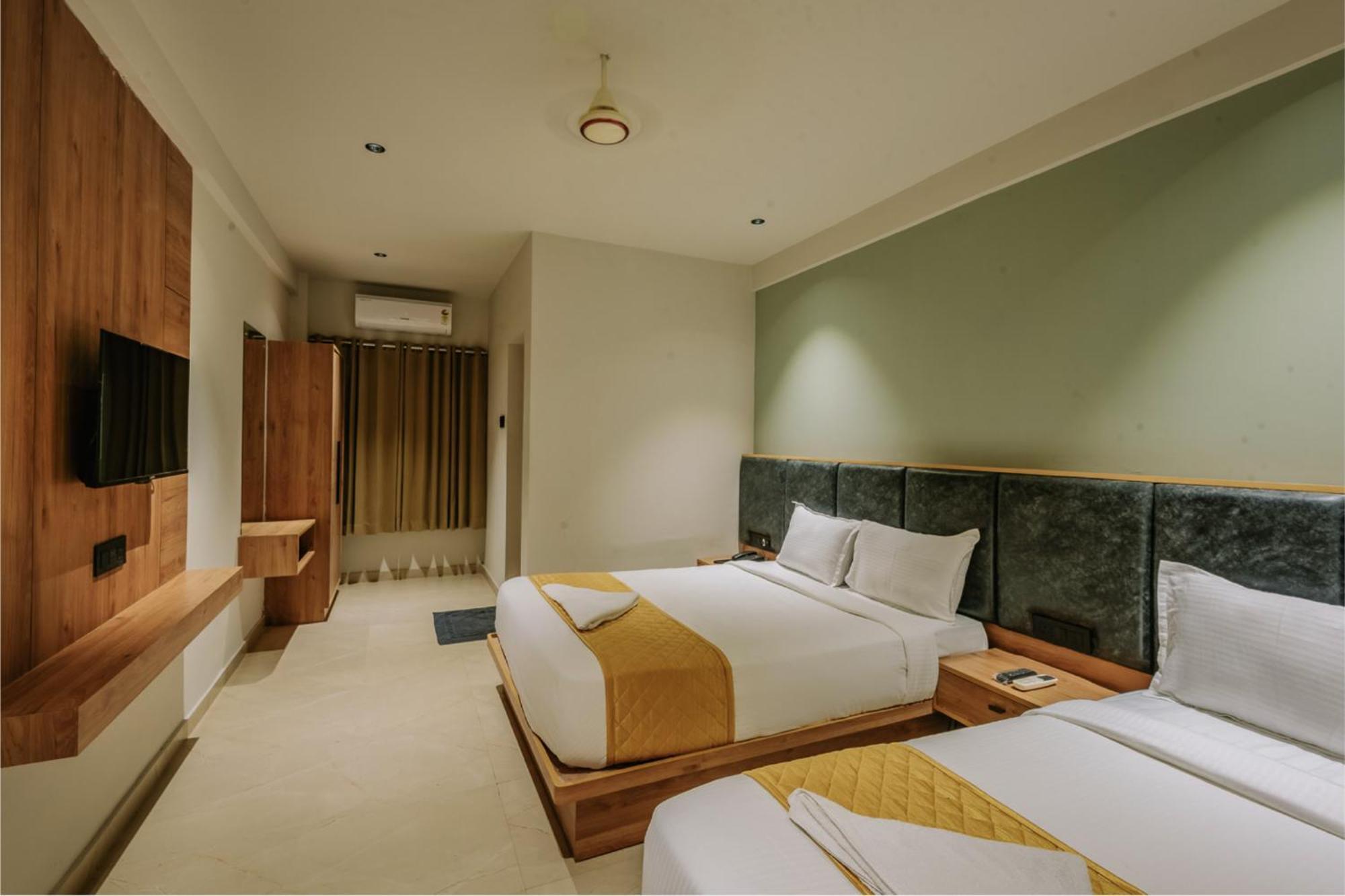 Hotel Beverly Plaza Kozhikode Exteriör bild
