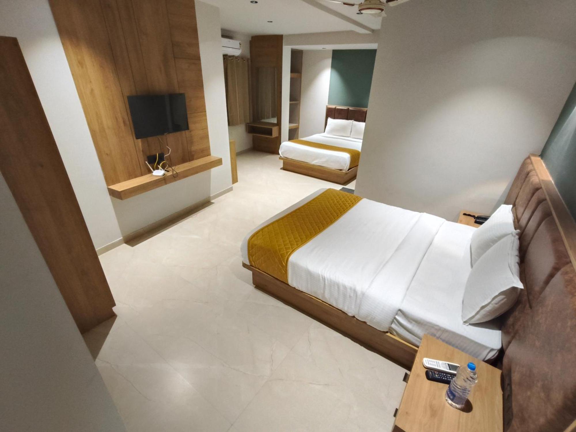 Hotel Beverly Plaza Kozhikode Exteriör bild