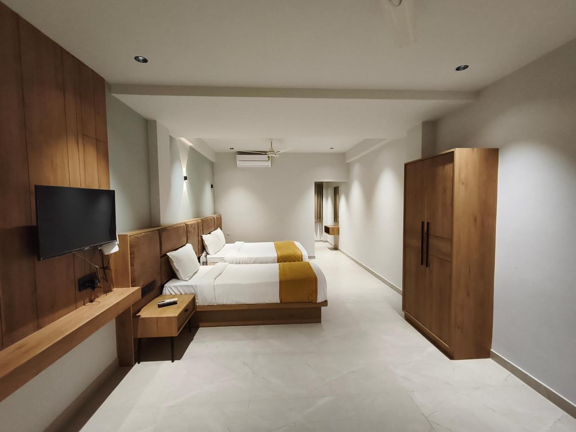 Hotel Beverly Plaza Kozhikode Exteriör bild